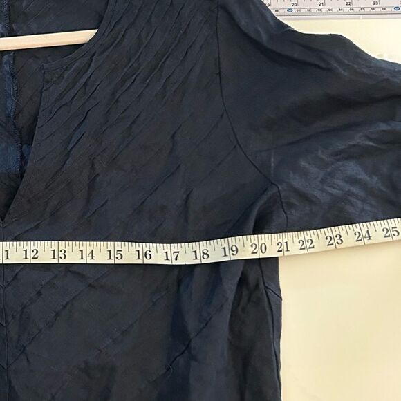 Chicos Navy Blue V-Neck 100% Linen Textured Top Size Large - Picture 7 of 9